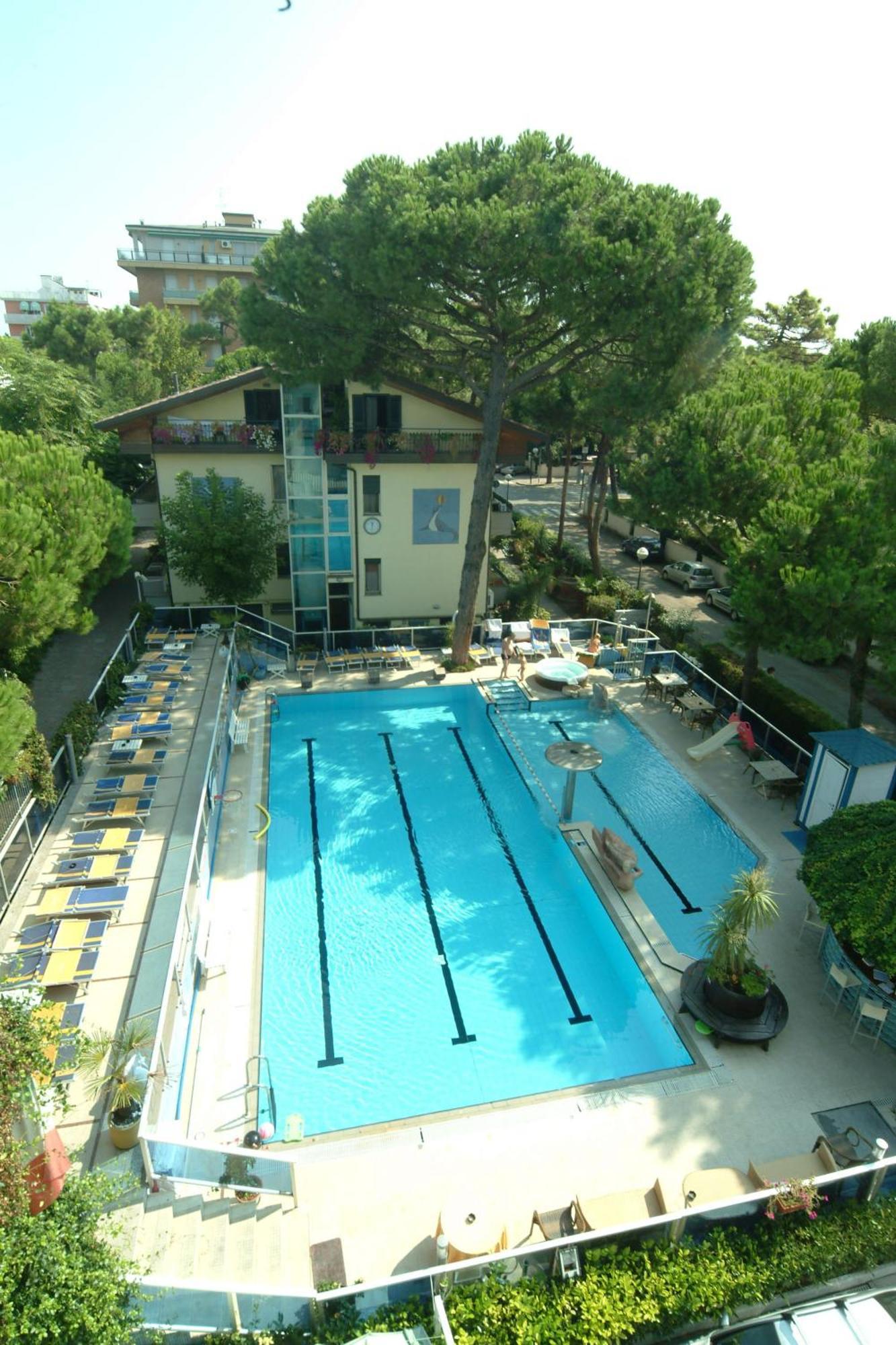 Hotel Flora Milano Marittima Extérieur photo
