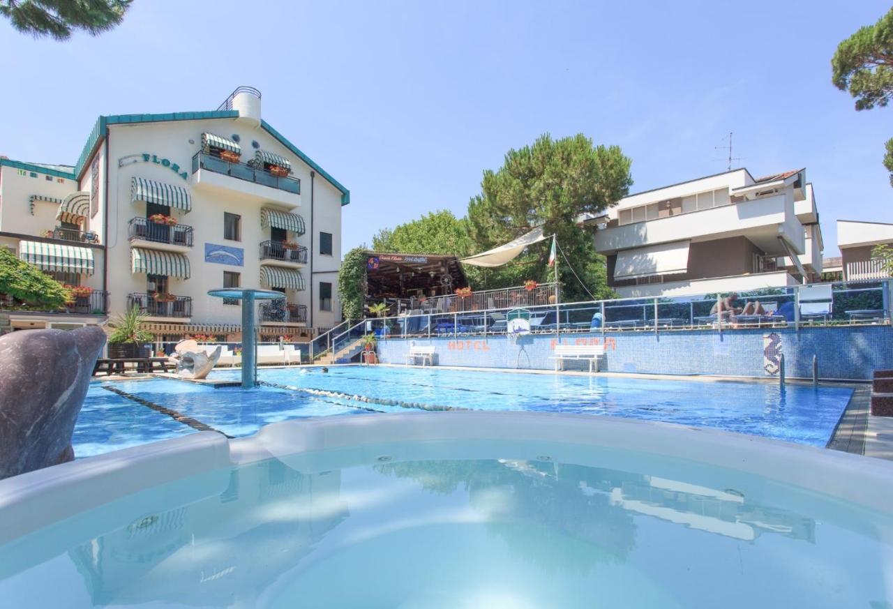 Hotel Flora Milano Marittima Extérieur photo